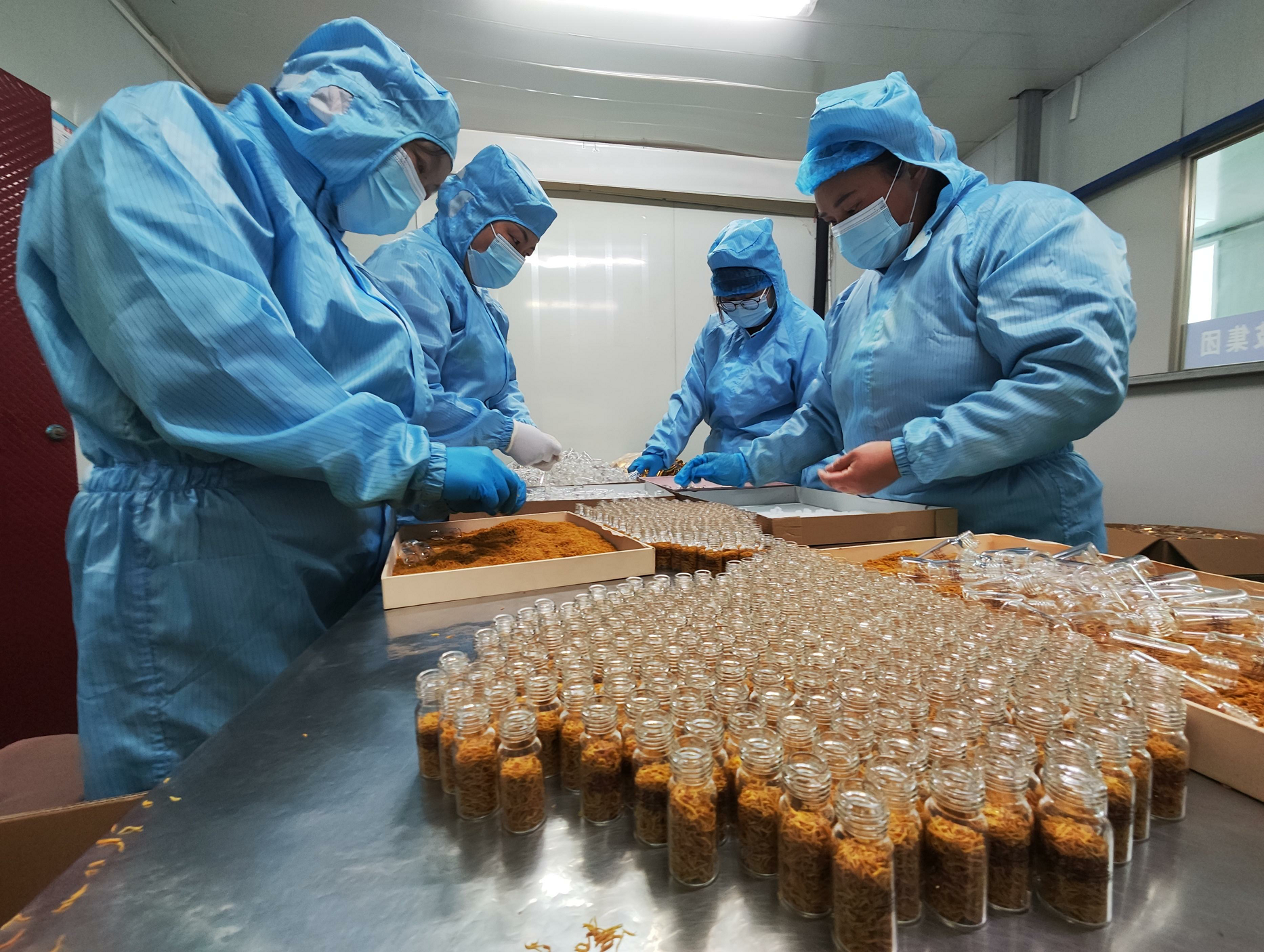 这套护肤品非常适合在干燥的秋冬季节使用