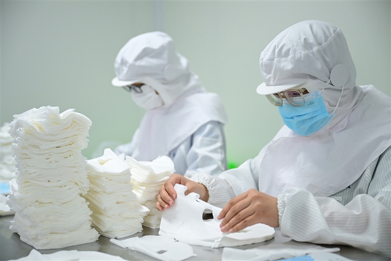 这款面膜的突出优势在于其成分的天然与温和