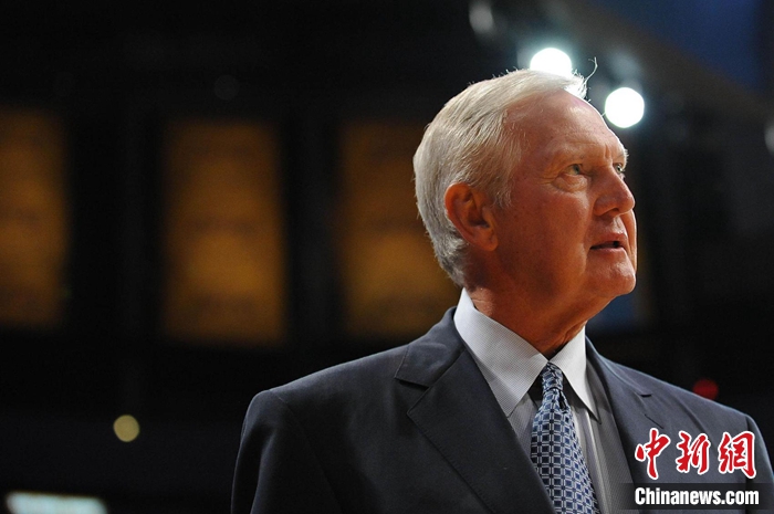 三度入选奈史密斯名人堂的篮坛传奇杰里·韦斯特