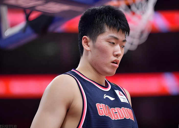 广东队20分领先遭北京逆转 张皓嘉表现引争议