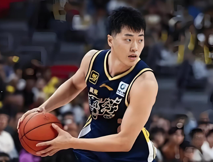 广东队20分领先遭北京逆转 张皓嘉表现引争议