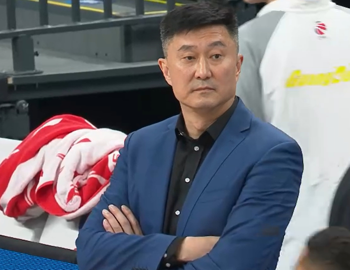 广东队20分领先遭北京逆转 张皓嘉表现引争议