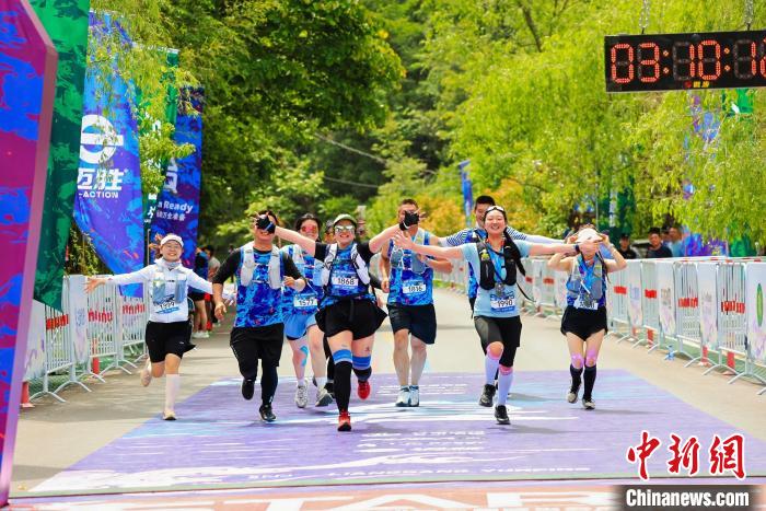 第二届两当云屏山地挑战赛：跑者穿越山水体验